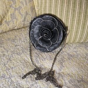 Elegant Black Floral Chain Bag